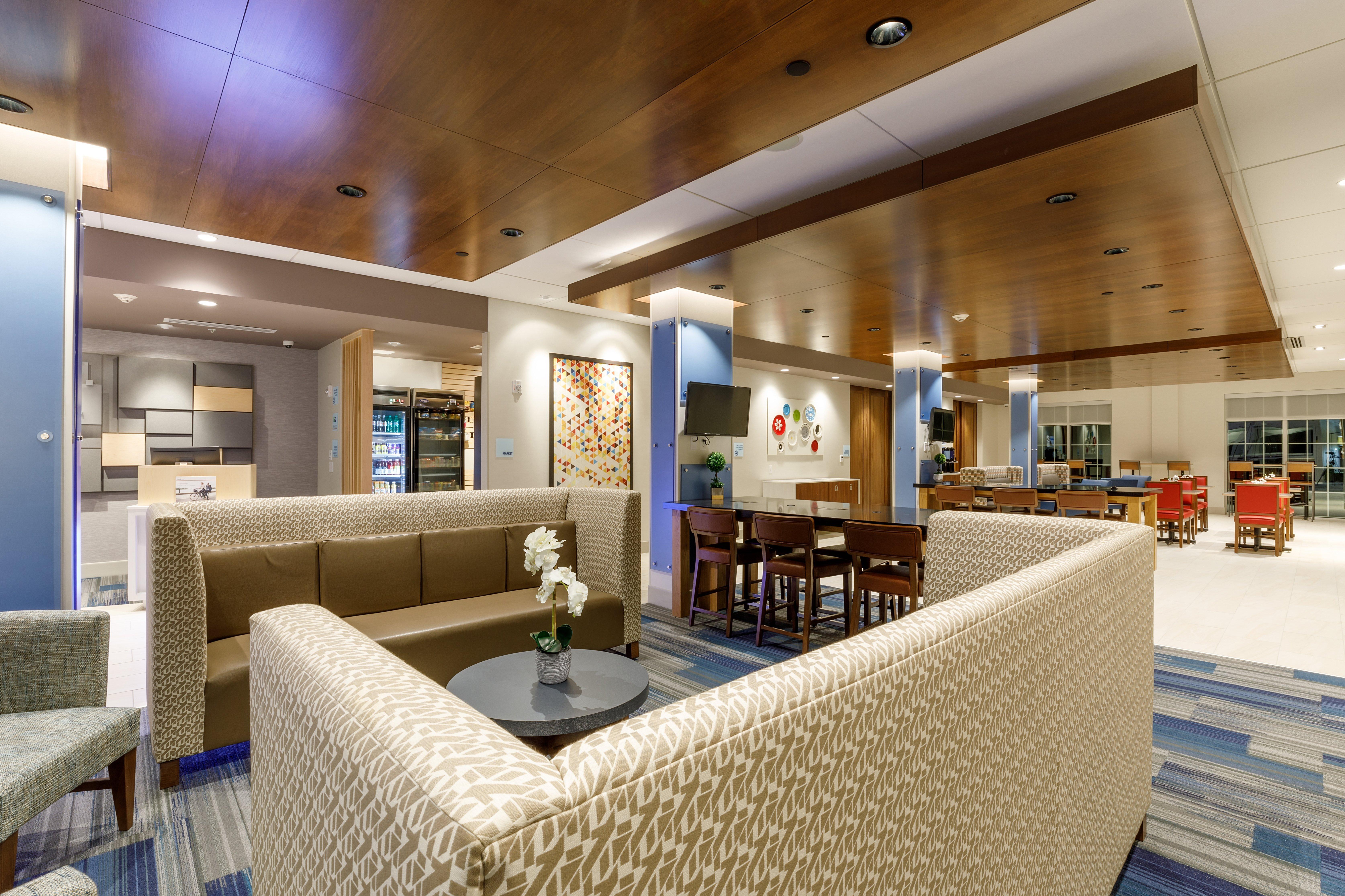 Holiday Inn Express & Suites - Sturbridge By Ihg Экстерьер фото