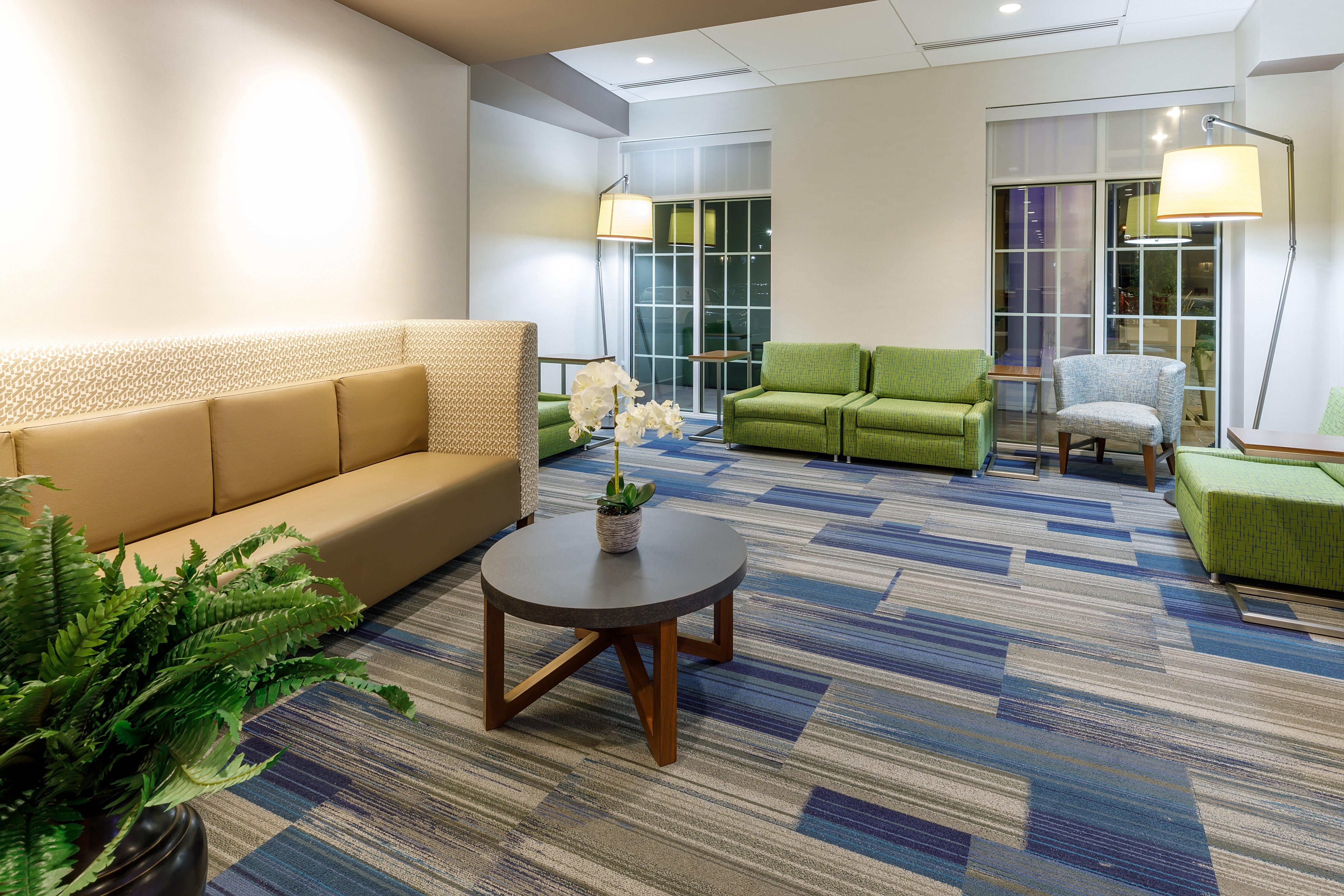 Holiday Inn Express & Suites - Sturbridge By Ihg Экстерьер фото