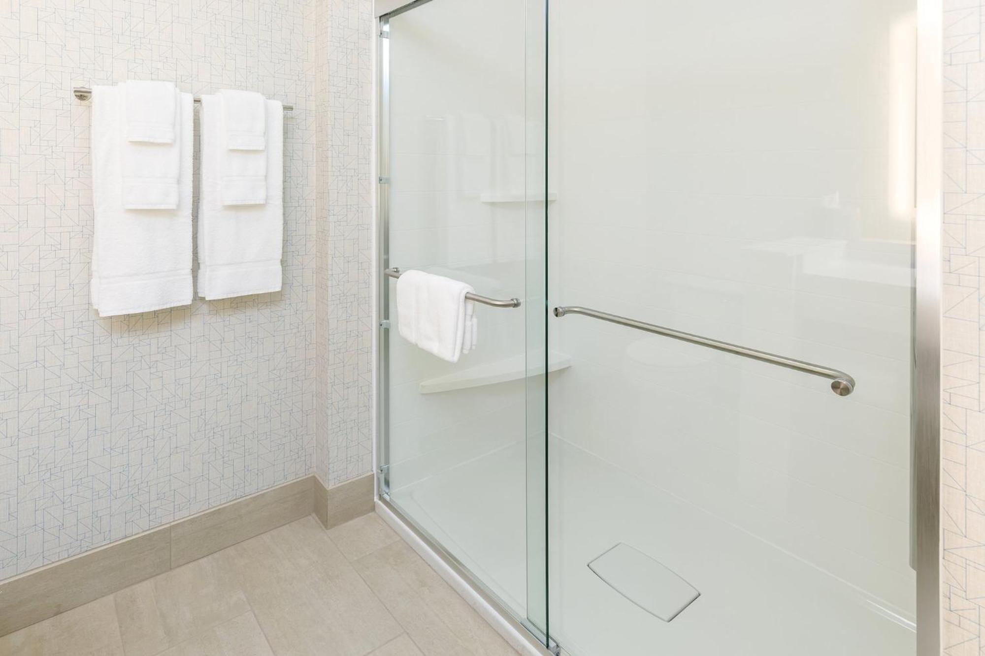 Holiday Inn Express & Suites - Sturbridge By Ihg Экстерьер фото