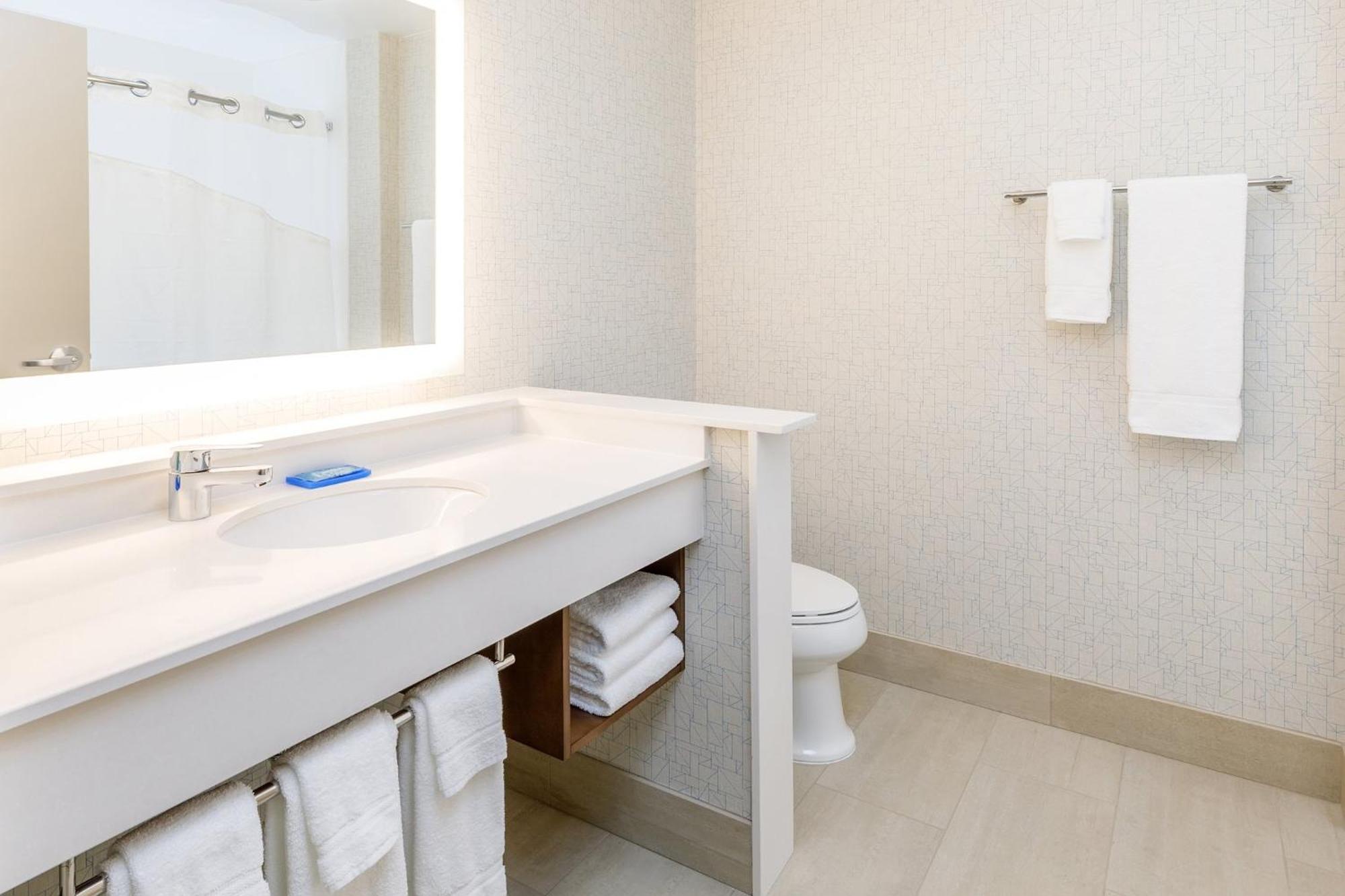 Holiday Inn Express & Suites - Sturbridge By Ihg Экстерьер фото