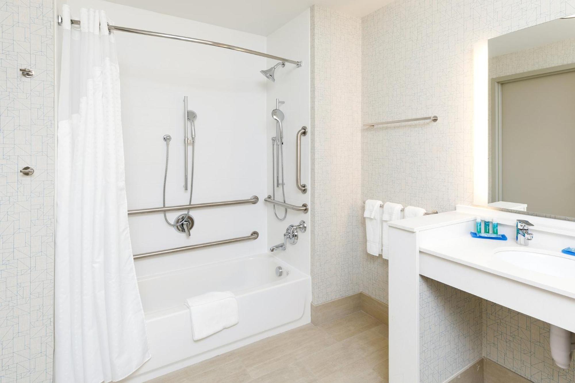 Holiday Inn Express & Suites - Sturbridge By Ihg Экстерьер фото