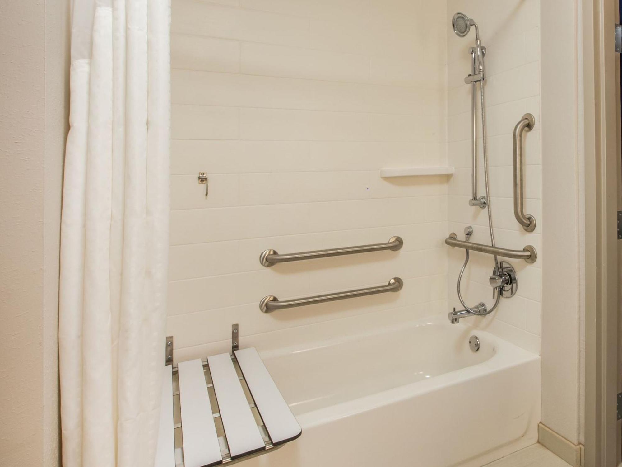 Holiday Inn Express & Suites - Sturbridge By Ihg Экстерьер фото