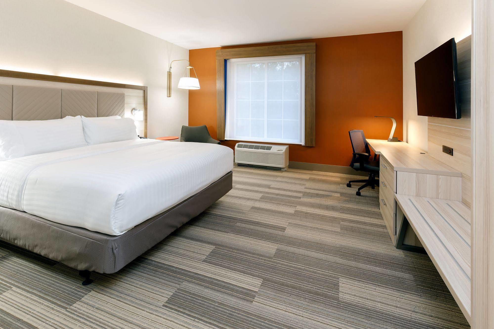 Holiday Inn Express & Suites - Sturbridge By Ihg Экстерьер фото