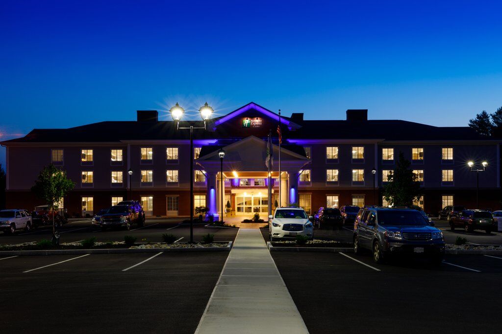 Holiday Inn Express & Suites - Sturbridge By Ihg Экстерьер фото